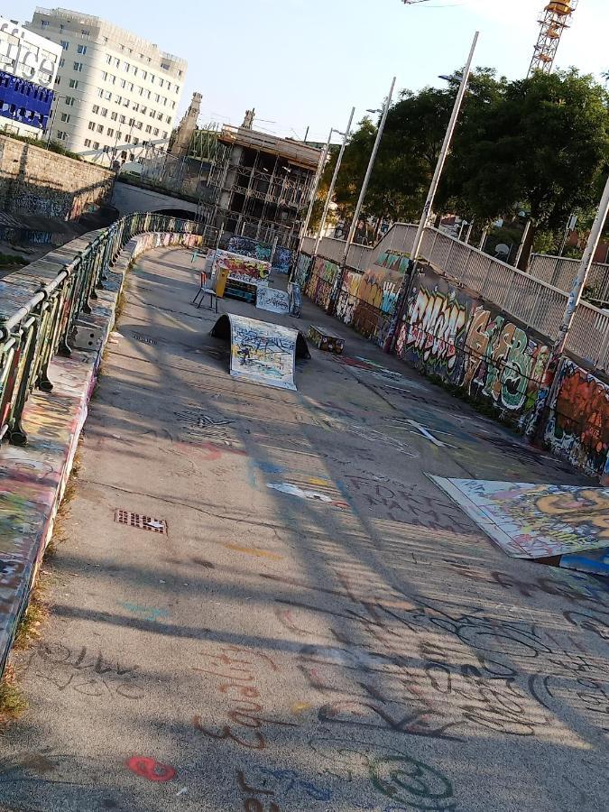 Apartment To Explore Vienna And Self-Supply Екстериор снимка